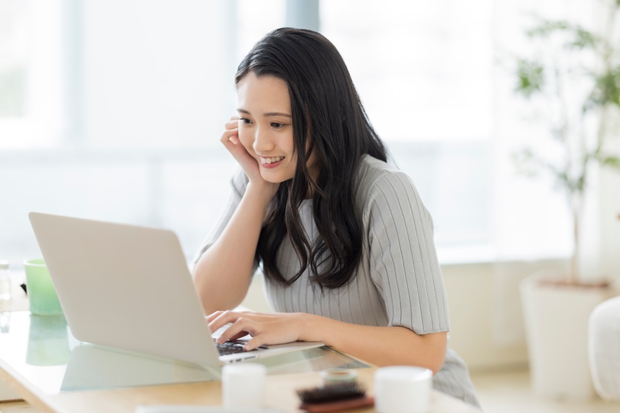 チャットレディサイトは事務所に所属するのがおすすめ