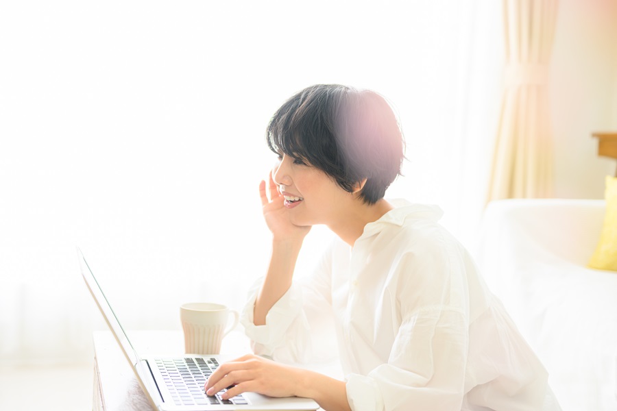 FANZAライブチャット人妻マダムが稼げる理由
